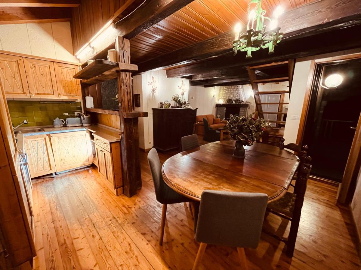 Chalet Blanc "Coeur Sapin" Courmayeur Exteriör bild