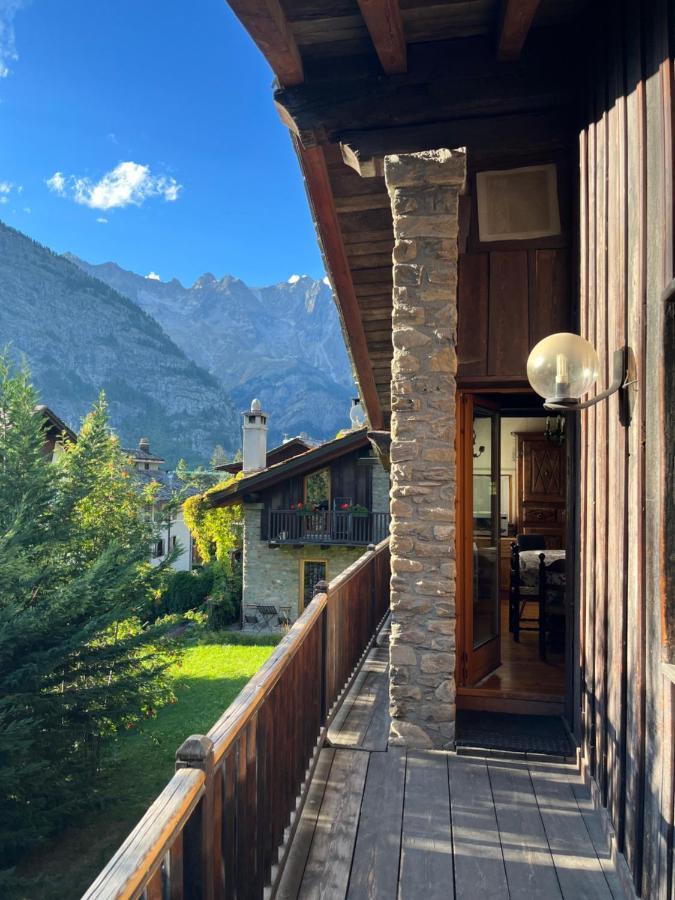 Chalet Blanc "Coeur Sapin" Courmayeur Exteriör bild